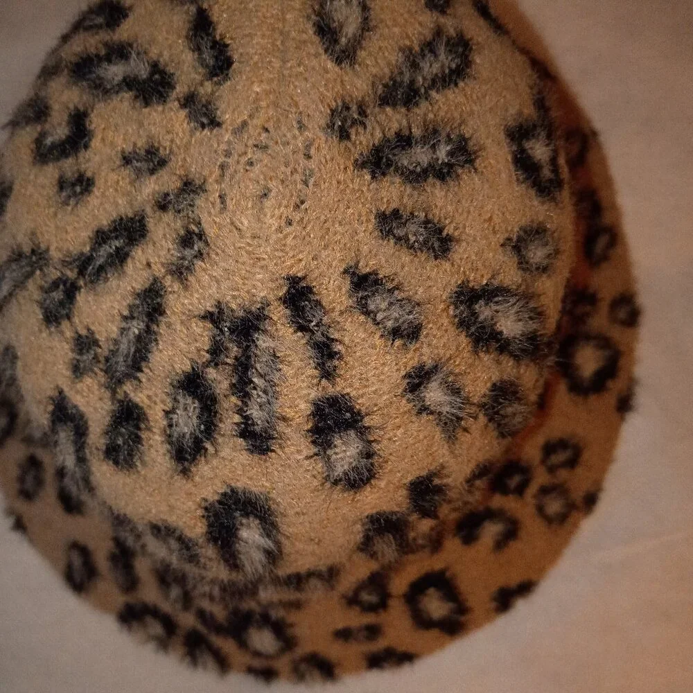VINCE CAMUTO CAMEL BLACK TAN LEOPARD PRINT WOMEN'S BUCKET HAT One Size - Picture 2 of 3